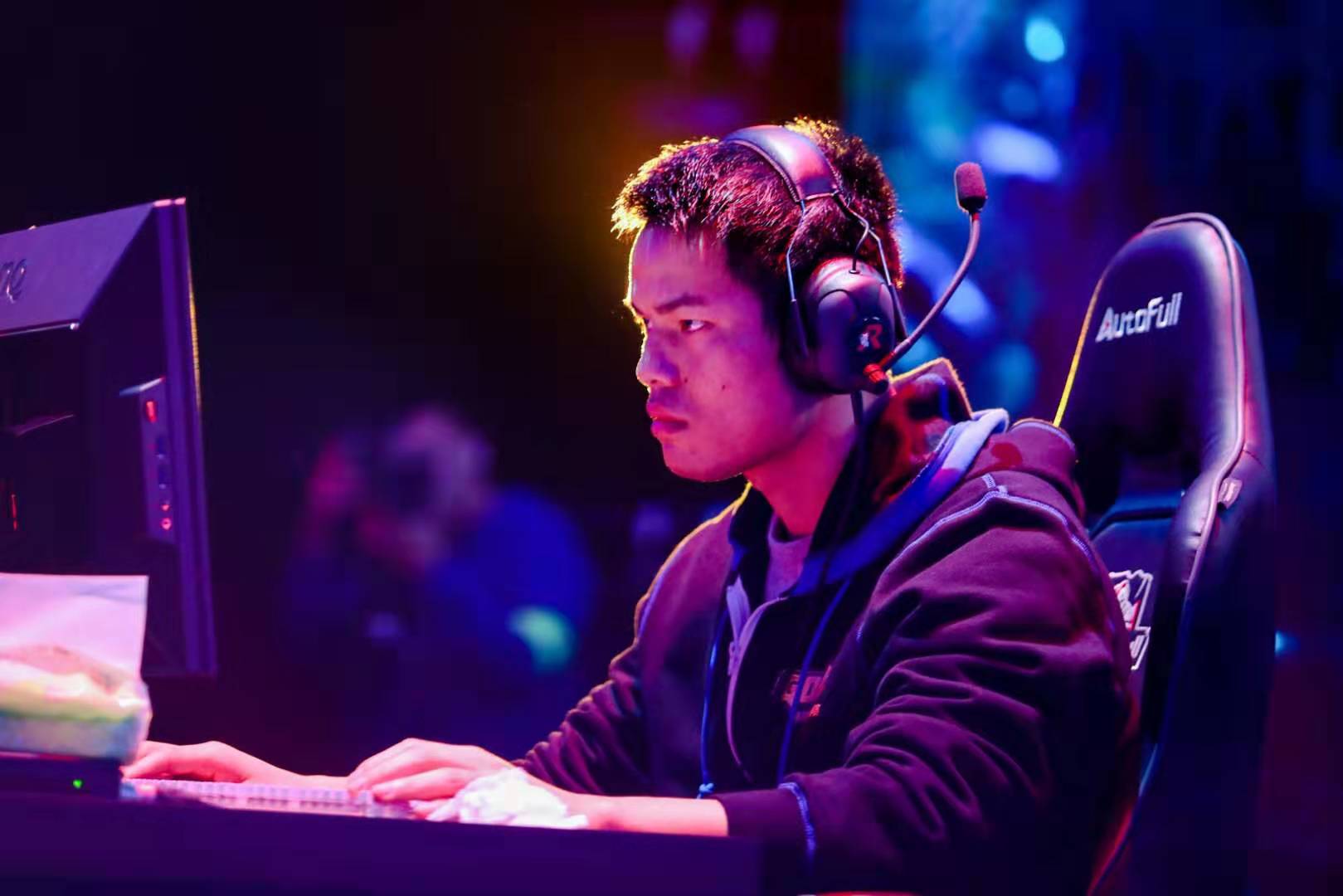 而非拍脑袋 而非拍脑袋